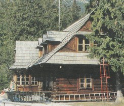 Schronisko w Dolinie Roztoki 